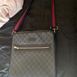 Gucci Messanger Bag ( Offering Available) BLACK / Red